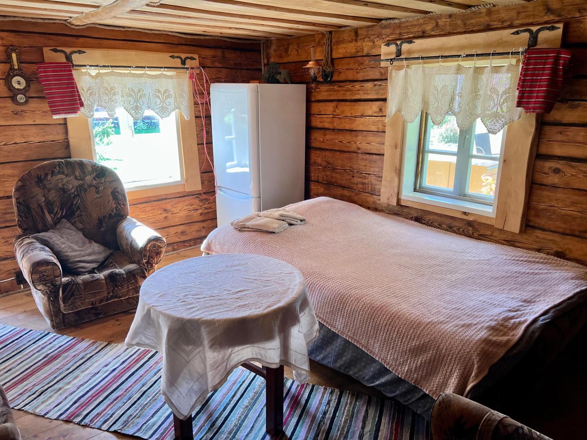 Suurekivi Kuelalistemaja Hotel Reigi Екстериор снимка